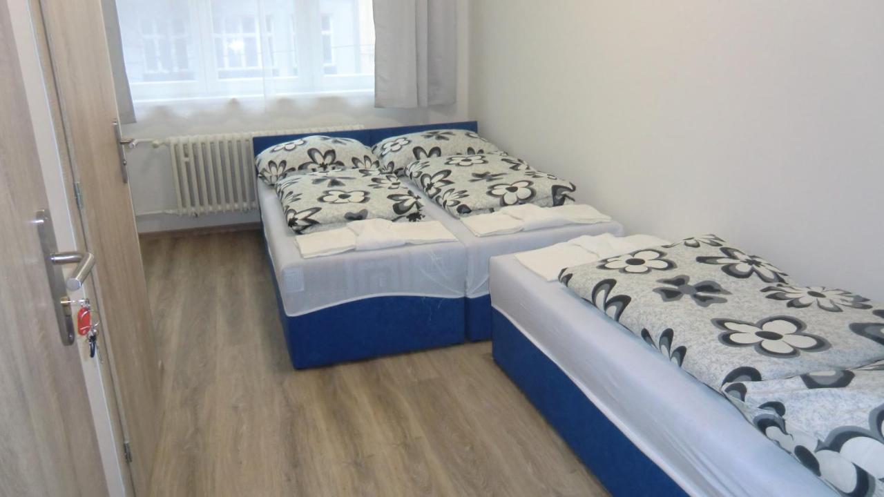Appartement Hu à Prague Extérieur photo