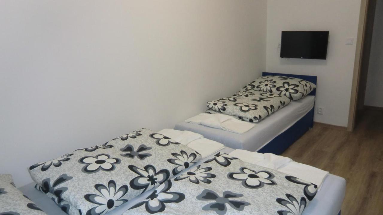 Appartement Hu à Prague Extérieur photo