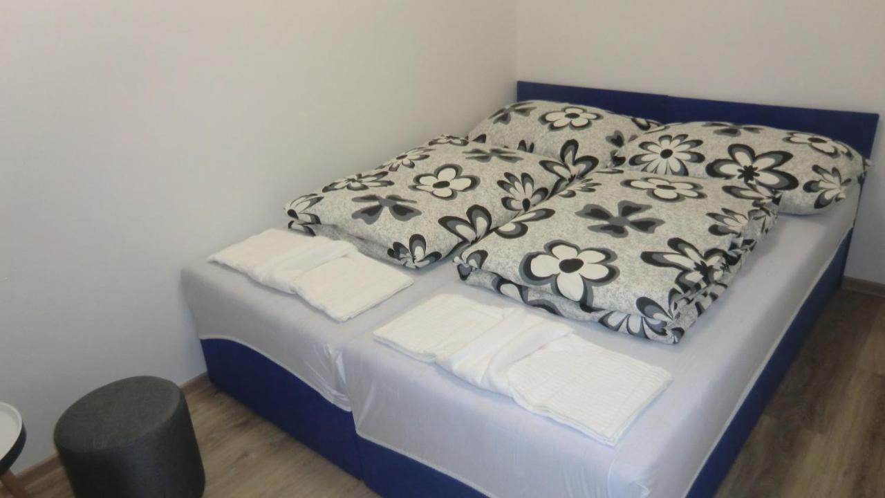 Appartement Hu à Prague Extérieur photo