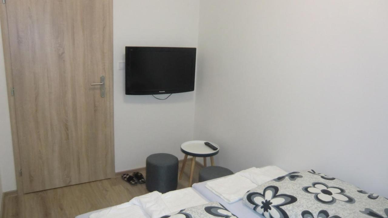 Appartement Hu à Prague Extérieur photo